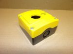   Baco LBX0100JB, 100644, 1 férőhelyes nyomógomb / kapcsoló doboz, Emergency Stop felirattal, sárga-fekete, 22 mm-es rendszerekhez