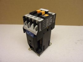 Mágneskapcsoló 24VDC, 4 pólusú (3 záró 1 nyitó) 10A Telemecanique CA3 DN31-BD