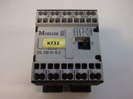 Moeller DIL EEM-01-G-C, DILEEM-01-G-C(24VDC), 230155, Mágneskapcsoló segédérintkezővel, teljesítmény kontaktor relé, 24VDC, 3+1 pólusú (3x NO + 1x NC) AC-3: 380/400 V, 50 Hz 3 kW, DIN, rugós bekötés, 