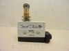 Omron D4MC-5020, Görgős végálláskapcsoló, 10A 250VAC, 12mm furatba, Omron D4MC-5020, Görgős végálláskapcsoló, 10A 250VAC, 12mm furatba,