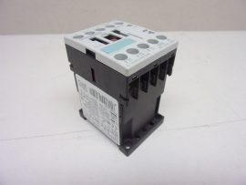 Siemens Sirius 3RT1015-1AP01 mágneskapcsoló, 3kW AC3/400V, 230VAC vezérlés, 3+1NO, kontaktor, csavaros bekötés Siemens Sirius 3RT1015-1AP01 mágneskapcsoló, 3kW AC3/400V, 230VAC vezérlés, 3+1NO, kontaktor, csavaros bekötés