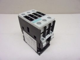 Siemens Sirius 3RT1025-1AP00, Mágneskapcsoló, 7,5 kW AC3/400V, 230VAC vezérlés, 3 pólusú 3NO, csavaros bekötés Siemens Sirius 3RT1025-1AP00, Mágneskapcsoló, 7,5 kW AC3/400V, 230VAC vezérlés, 3 pólusú 3NO, csavaros bekötés