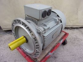 pDrive EH1-16L-06B, 3 fázisú B5 peremes villanymotor, 11kW 970rpm, 400/690V 50Hz, 42mm tengely, 6 pólusú, alacsony fordulatú, nagy nyomatékú, alumínium házas, 160-as méret pDrive EH1-16L-06B, 3 fázisú B5 peremes villanymotor, 11kW 970rpm, 400/690V 50Hz, 42mm tengely, 6 pólusú, alacsony fordulatú, nagy nyomatékú, alumínium házas, 160-as méret