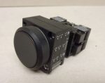   Siemens 3SB3202-0AA11 Nyomógomb modul, előlapra szerelhető, fekete, nem öntartó, nem világítós, 2x 3SB3400-0B NO, 400VAC 10A, érintkezővel, és 3SB3931-0AA illesztő modullal, csavaros bekötéssel 