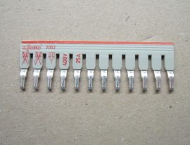 WAGO 2002-482, 12 pólusú szigetelt összekötő fésű, keresztösszekötő, 400V 25A, Lépcsőzetes áthidaló