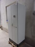   Kraft Powercon 1x PRM3 440V/18A, Akkumulátor töltő szekrény, PRX3 9 kW, 10,6 kVA, 440 VDC (Rittal TS 8881.500), 800x600x2050mm, PCM2 I/O-modul + PCM2 vezérlő modul