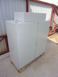 Rittal TS 8215.500 Elektromos transzformátor szekrény, 6 db. AM-6000-028T, 6000VA, 380 VAC/ 28VAC toroid trafóval, és Cosmotec EXW15H02207000 1Z hőcserélővel, szekrényklímával